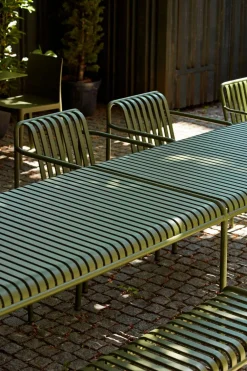 HAY 1 Palissade Bord og 4 Palissade Dining Armchair