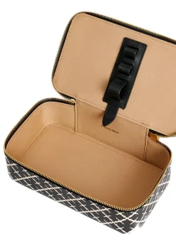 By Malene Birger Bae Makeup