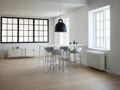 Normann Copenhagen Hyg Barstol by Simon Legald